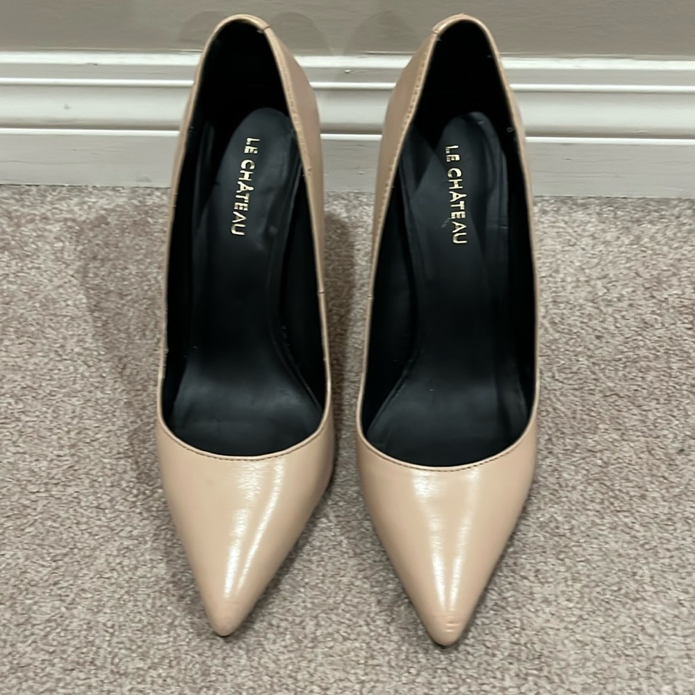 Size 6 nude La Chateau high heels